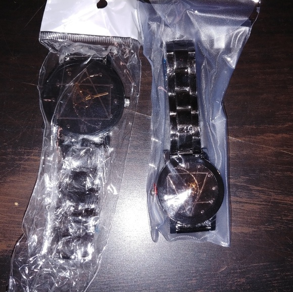 Watch - Picture 3 of 3